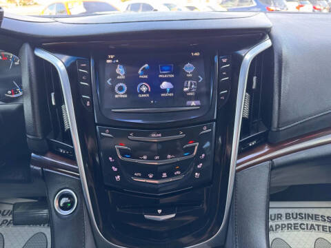 2018 Cadillac Escalade ESV Luxury