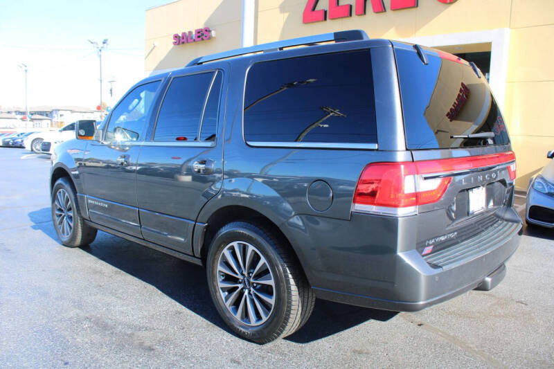 2017 Lincoln Navigator Select