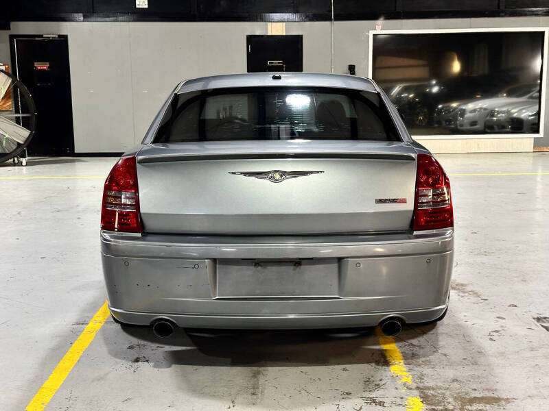 2006 Chrysler 300 SRT-8