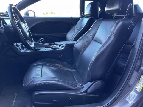 2015 Dodge Challenger SXT Plus