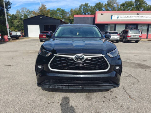 2023 Toyota Highlander LE