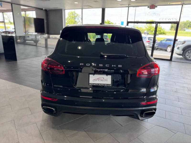 2018 Porsche Cayenne Platinum Edition