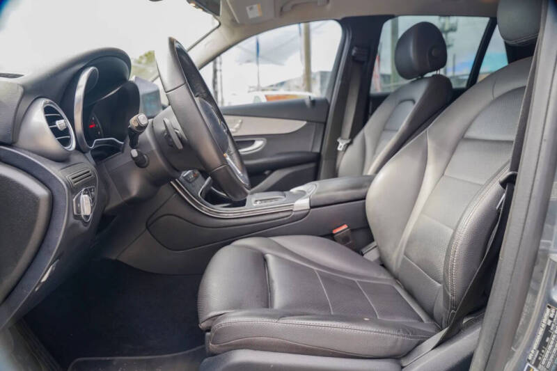 2021 Mercedes-Benz GLC GLC 300