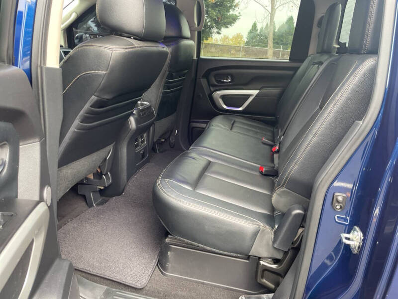 2017 Nissan Titan SL