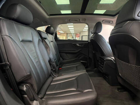 2022 Audi Q7 quattro Premium Plus 55 TFSI