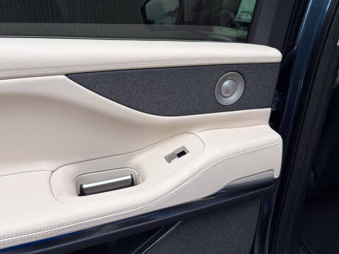2027 Lincoln Navigator Reserve