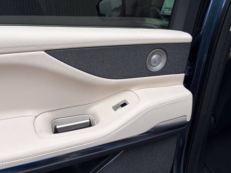2027 Lincoln Navigator Reserve