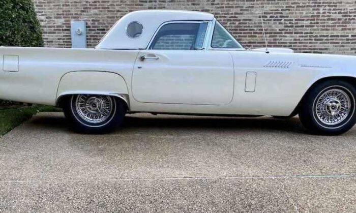 1957 Ford Thunderbird