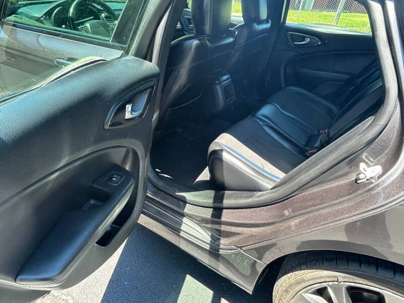 2015 Chrysler 200 S