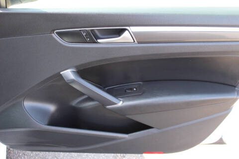 2018 Volkswagen Passat 2.0T R-Line