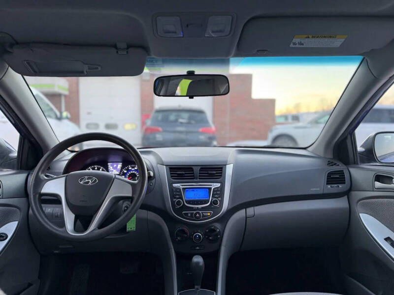 2012 Hyundai Accent GLS