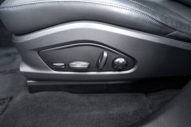 2025 Porsche Macan 4 Electric