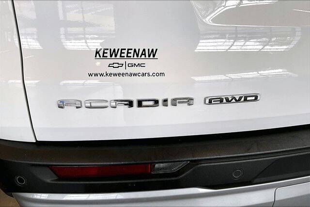 2025 GMC Acadia Elevation