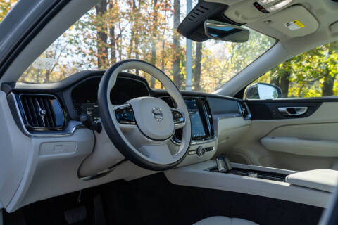 2024 Volvo S60 B5 Core Dark Theme