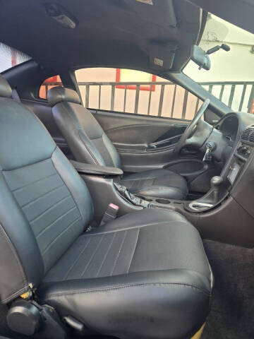 2004 Ford Mustang GT Deluxe