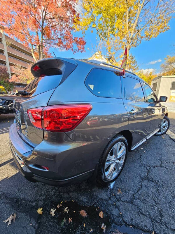 2018 Nissan Pathfinder Platinum