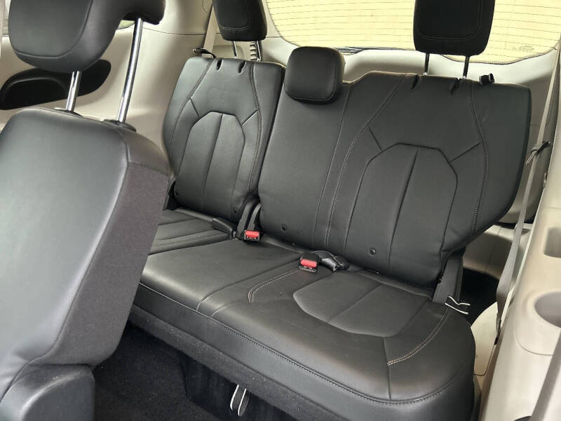 2020 Chrysler Pacifica Touring L