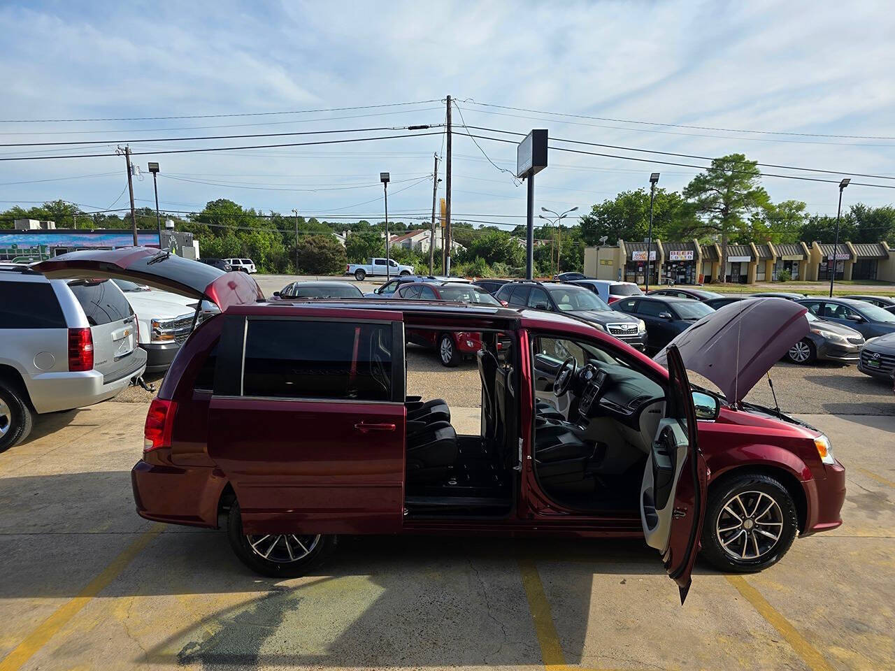 2017 Dodge Grand Caravan for sale at Mac Motors in Arlington, TX