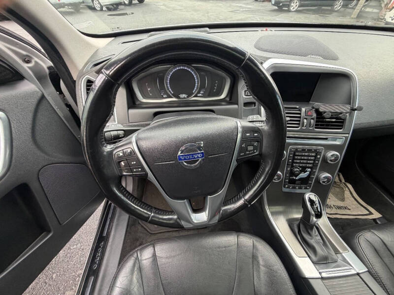 2015 Volvo XC60 T5 Drive-E Platinum