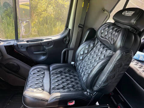 2021 Freightliner M2 106
