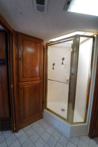 2000 Monaco Dynasty M-37