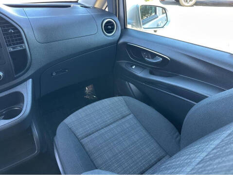 2016 Mercedes-Benz Metris Passenger