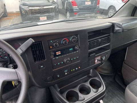 2025 Chevrolet Express 2500