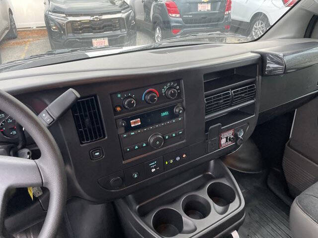 2025 Chevrolet Express 2500