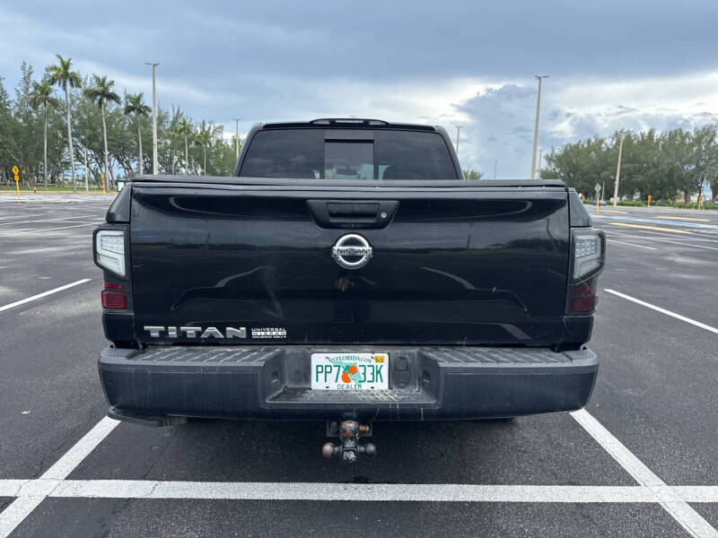 2019 Nissan Titan SV