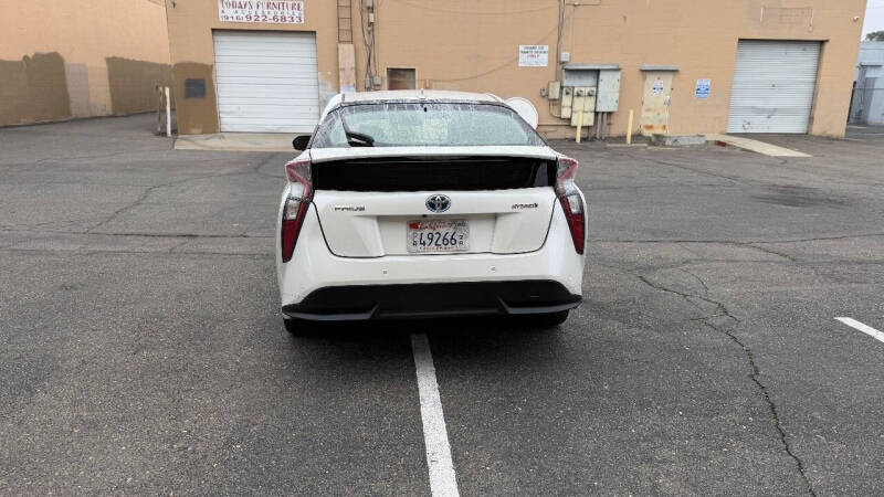 2018 Toyota Prius Four Touring