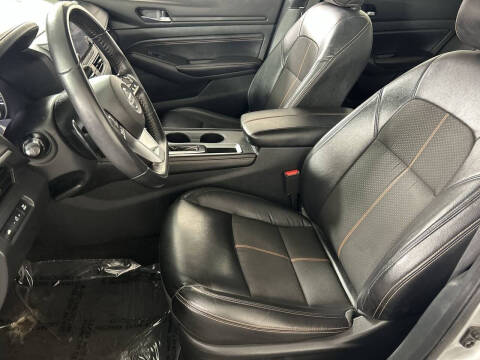 2021 Nissan Altima 2.5 SR