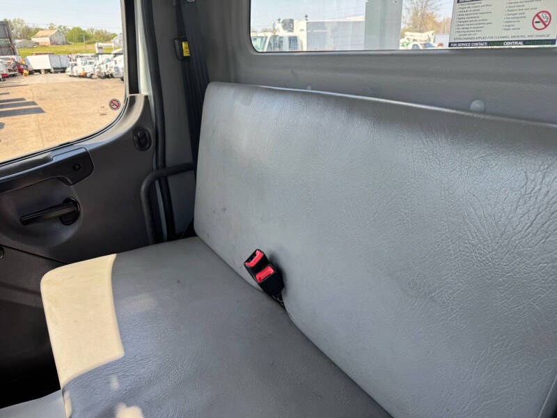 2019 Freightliner M2 106