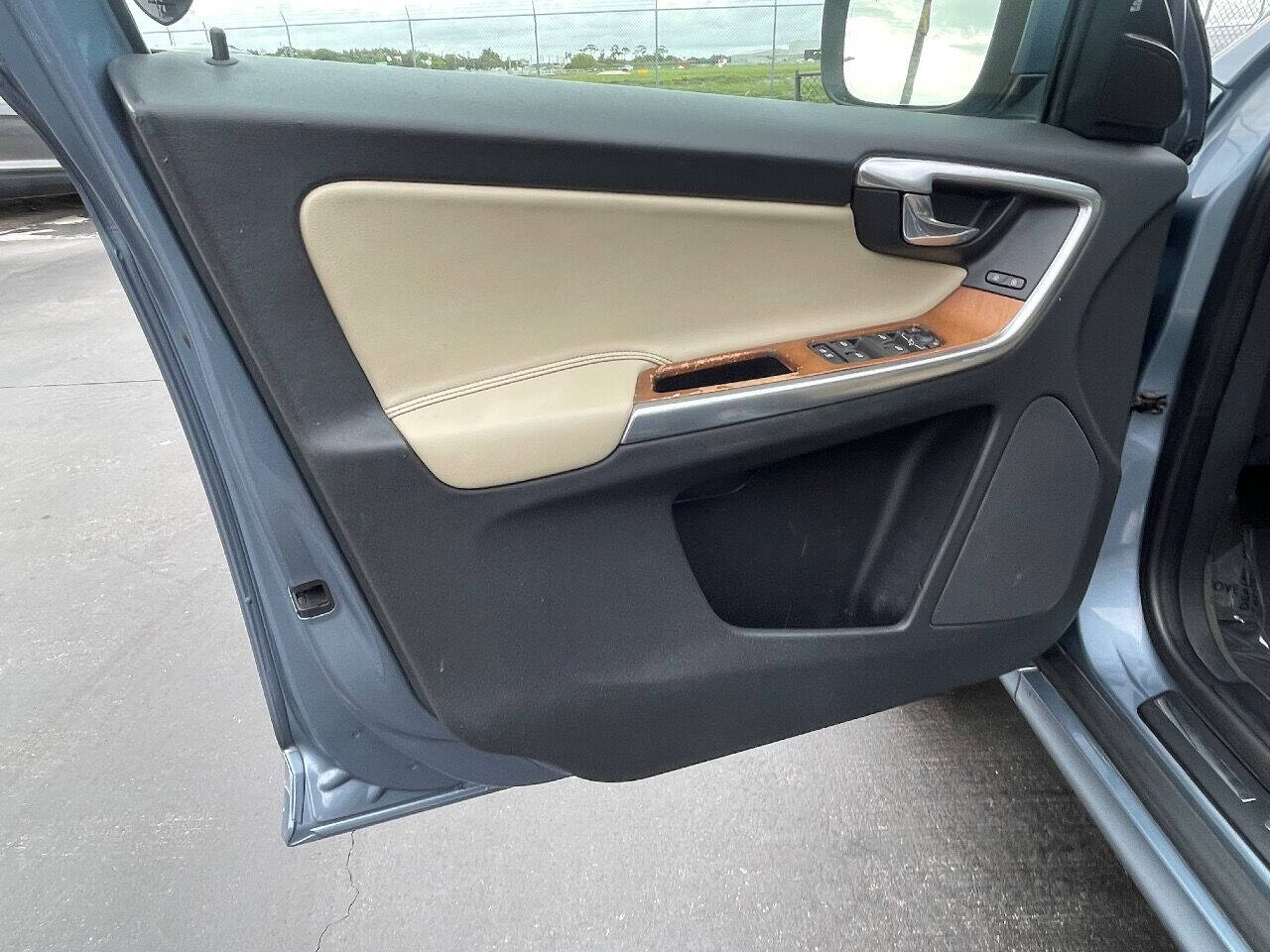 2017 VOLVO XC60 SUV / Crossover - $16,900