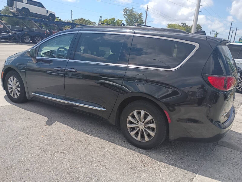 2017 Chrysler Pacifica Touring Plus