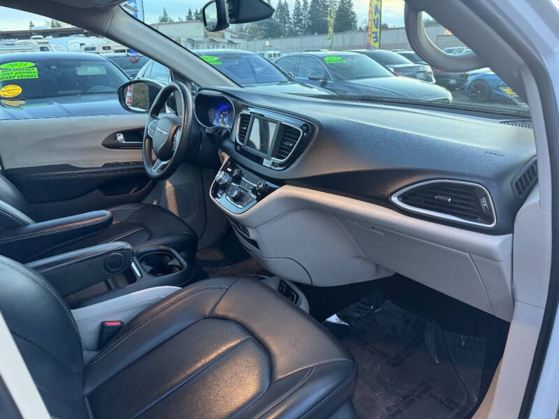 2021 Chrysler Voyager LXi