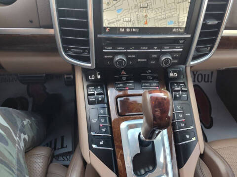 2014 Porsche Cayenne GTS