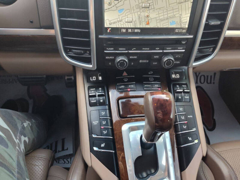 2014 Porsche Cayenne GTS