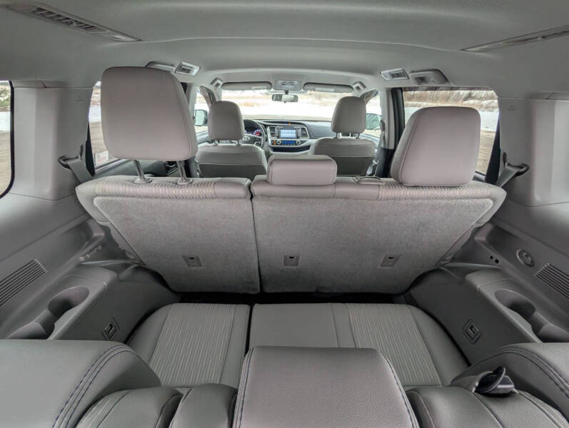 2016 Toyota Highlander LE