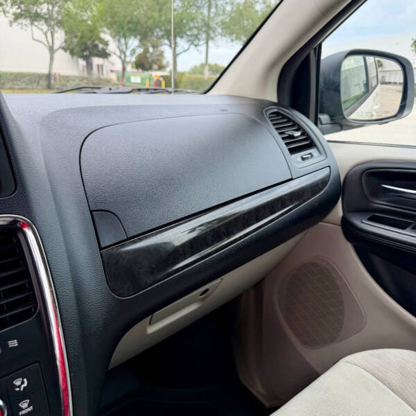2013 Dodge Grand Caravan SE