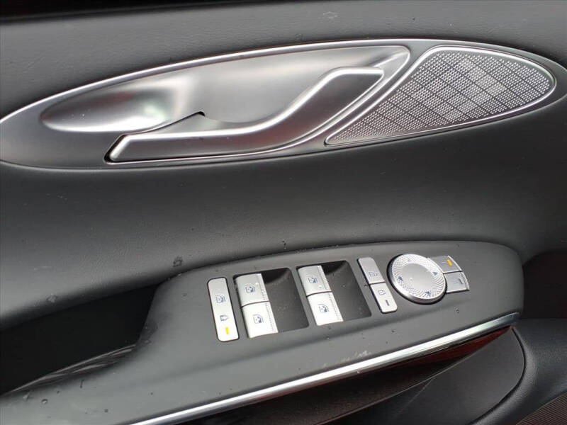 2025 Genesis GV70 2.5T Standard