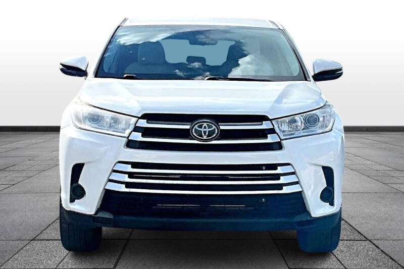 2019 Toyota Highlander LE