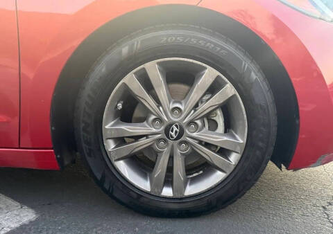 2017 Hyundai Elantra