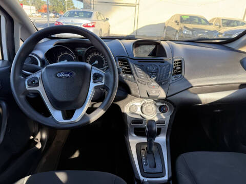 2017 Ford Fiesta SE