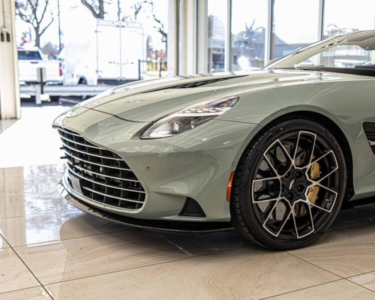 2026 Aston Martin Vanquish Volante