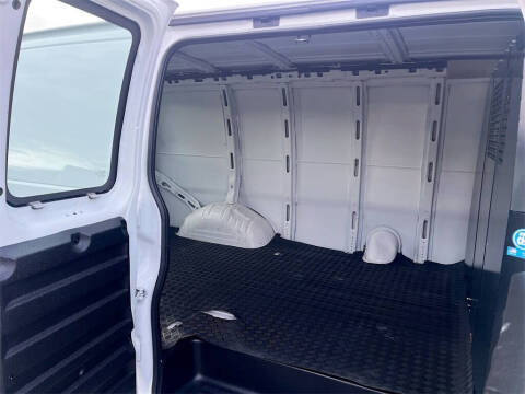 2024 GMC Savana 2500