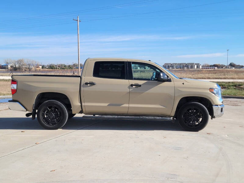 2019 Toyota Tundra SR5 photo 3