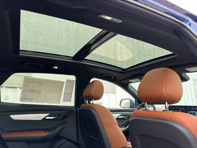 2025 VinFast VF8 Plus