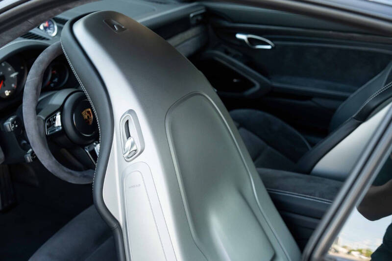 2017 Porsche 911 Carrera GTS