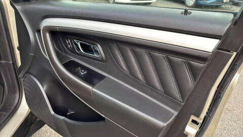 2017 Ford Taurus SEL