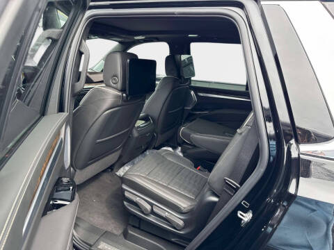 2026 Cadillac Escalade Platinum Luxury